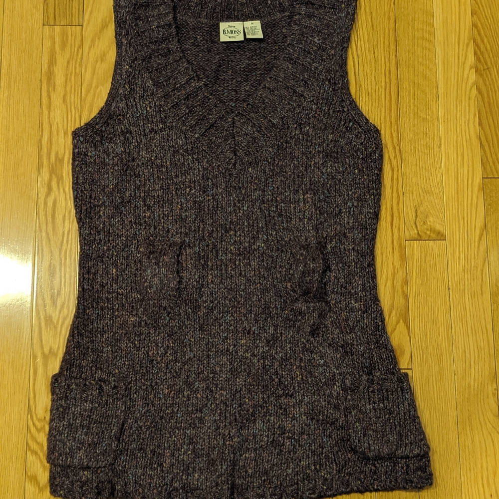 Tailor B. Moss Women’s Size Medium Sweater vest.
